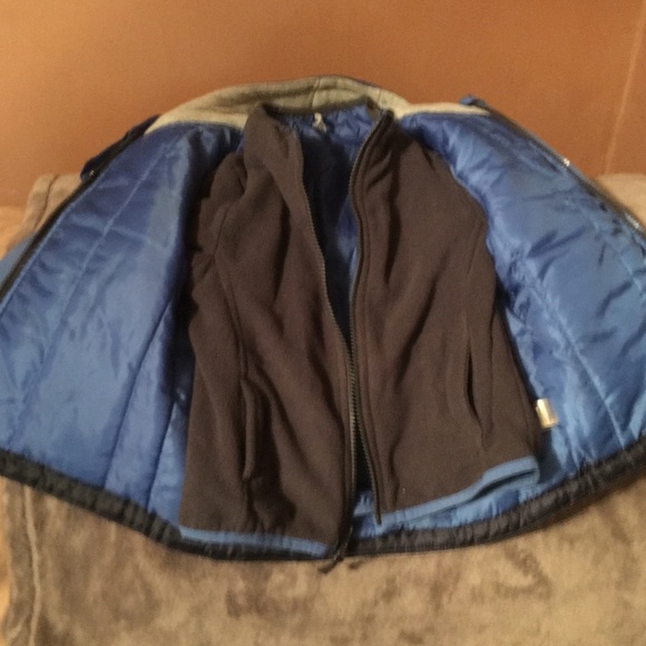 3-in-1 Jacket sold with a pair of grey snow pants - Picture 2 of 7
